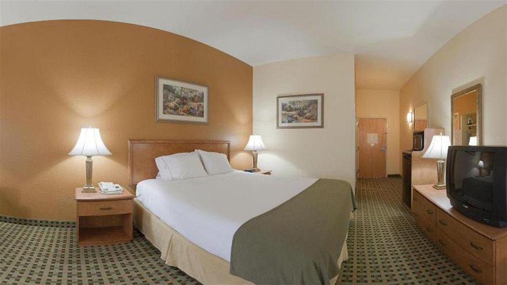 Holiday Inn Express Hotel & Suites Hesperia, An Ihg Hotel Exterior photo