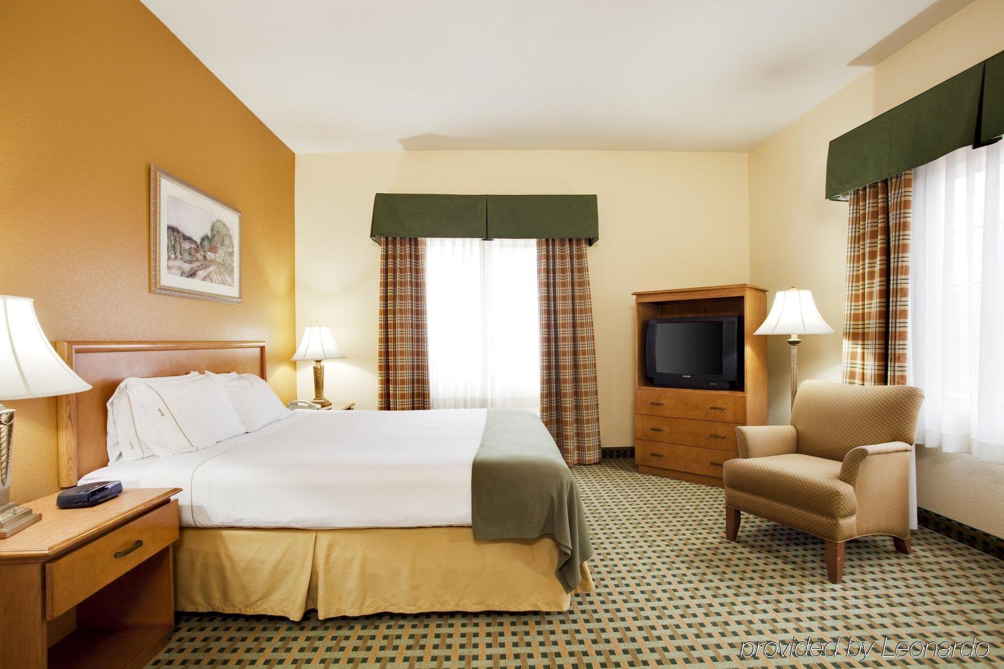 Holiday Inn Express Hotel & Suites Hesperia, An Ihg Hotel Exterior photo